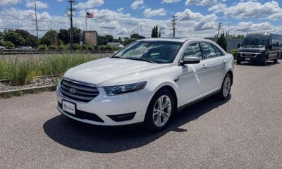 2016 Ford Taurus SEL