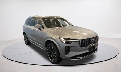 2026 Volvo XC90 Plus Bright