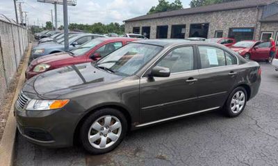 2010 Kia Optima GL
