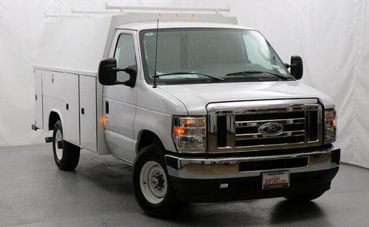 2025 Ford E-350 Super Duty