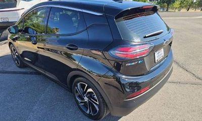 2023 Chevrolet Bolt EV 2LT