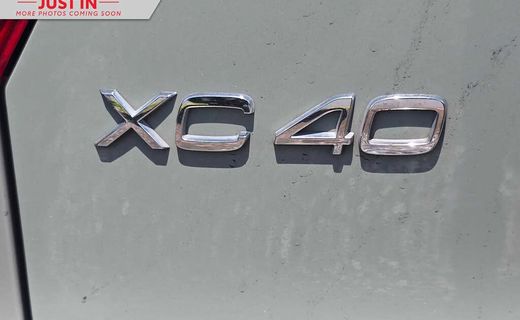 2023 Volvo XC40 Ultimate Dark