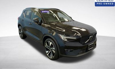 2024 Volvo XC40 Plus Dark