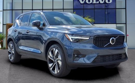 2026 Volvo XC40 Ultra Dark
