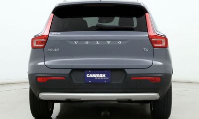 2020 Volvo XC40 Momentum