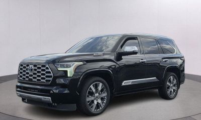 2023 Toyota Sequoia SR5