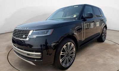 2026 Land Rover Range SE