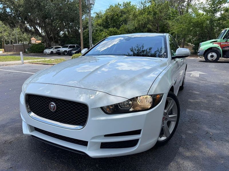 2018 Jaguar XE — a typically priced live listing