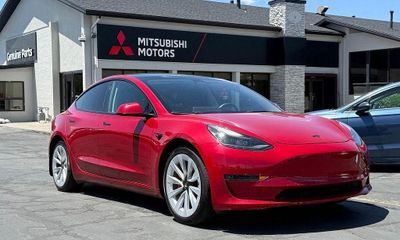 2023 Tesla Model 3 Performance