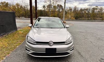 2019 Volkswagen Golf S SE