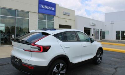 2023 Volvo C40 Plus Dark