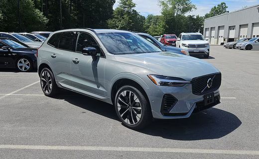 2026 Volvo XC60 Plus Dark