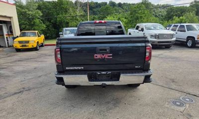 2017 GMC Sierra SLT