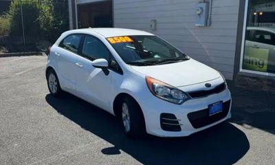 2016 Kia RIO LX A T