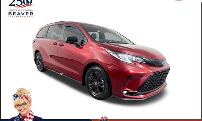 2025 Toyota Sienna XSE