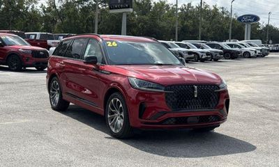 2026 Lincoln Aviator Base
