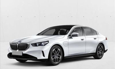 2027 BMW 550e xDrive