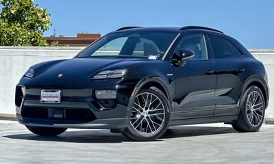 2025 Porsche Macan Electric