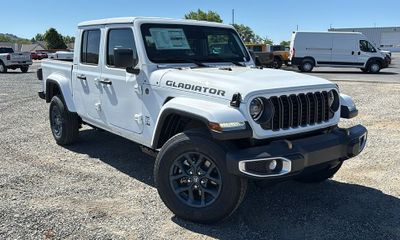 2026 Jeep Gladiator Sport