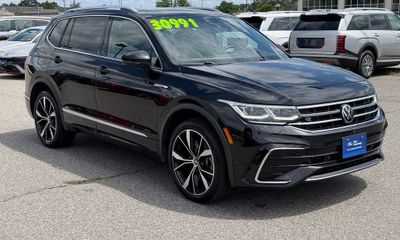 2024 Volkswagen Tiguan 4MOTION SEL Black