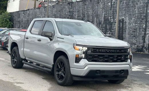 2025 Chevrolet Silverado Custom