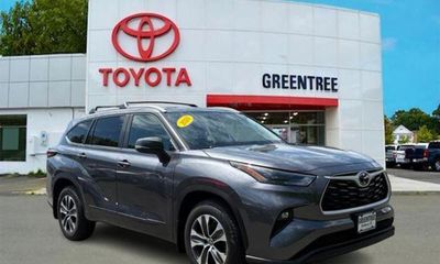 2024 Toyota Highlander XLE