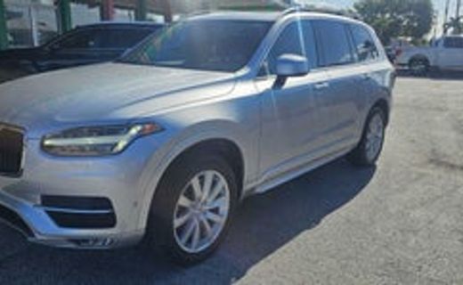 2018 Volvo XC90 Momentum
