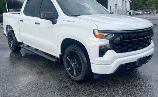 2023 Chevrolet Silverado Custom