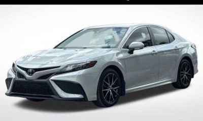 2022 Toyota Camry SE
