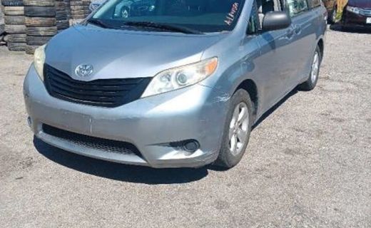 2012 Toyota Sienna