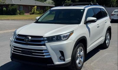 2018 Toyota Highlander LTD Platinum