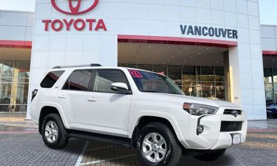 2024 Toyota 4RUNNER SR5 Prem
