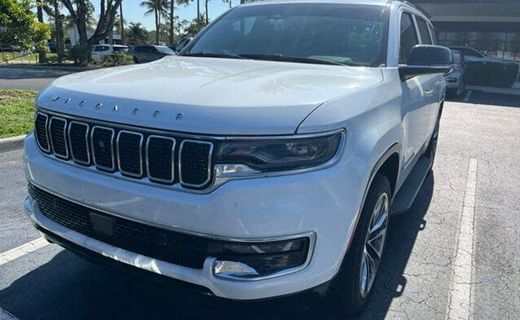 2023 Jeep Wagoneer Base