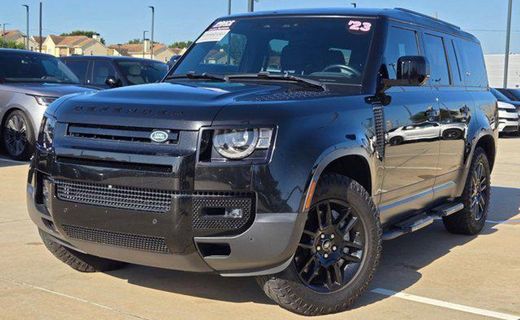 2023 Land Rover Defender 130 SE