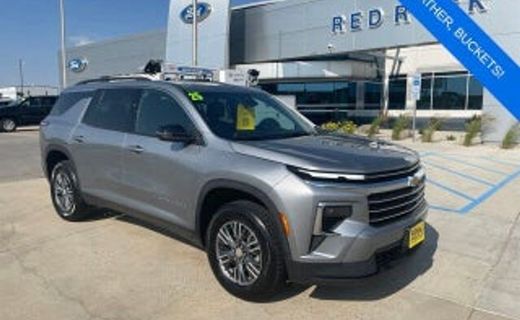 2025 Chevrolet Traverse LT