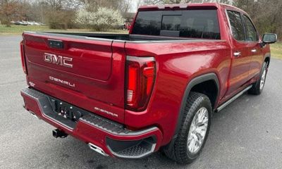 2023 GMC Sierra Denali