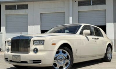 2011 Rolls-Royce Phantom Base
