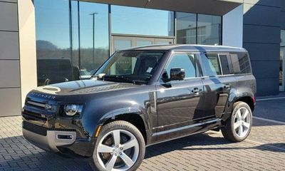 2025 Land Rover Defender 110 X Dynamic