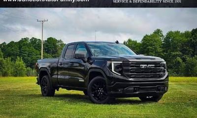 2023 GMC Sierra Elevation