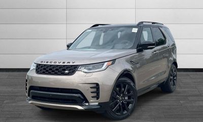 2026 Land Rover Discovery P360 Dynamic SE