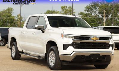 2025 Chevrolet Silverado LT