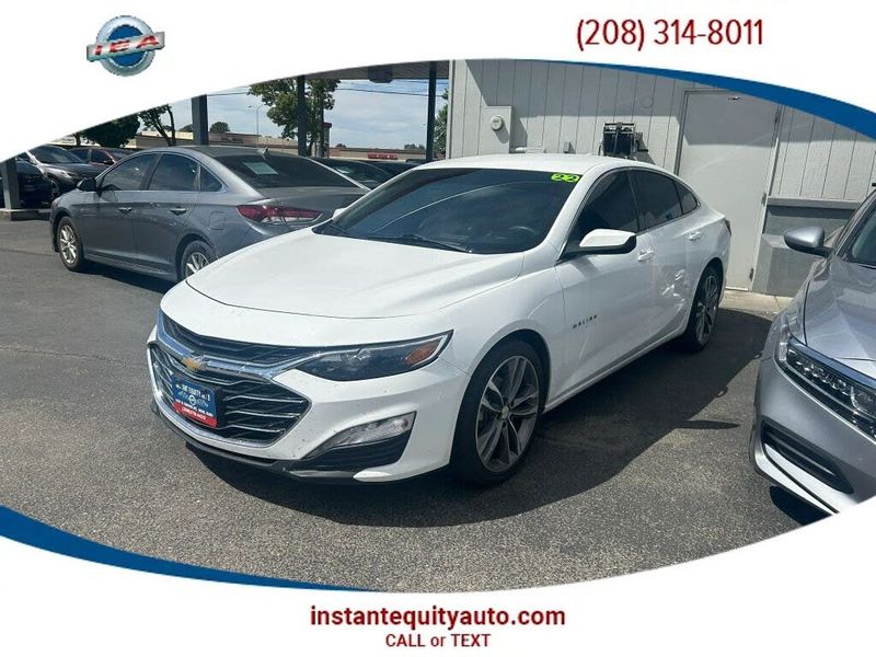 2022 Chevrolet Malibu — a typically priced live listing