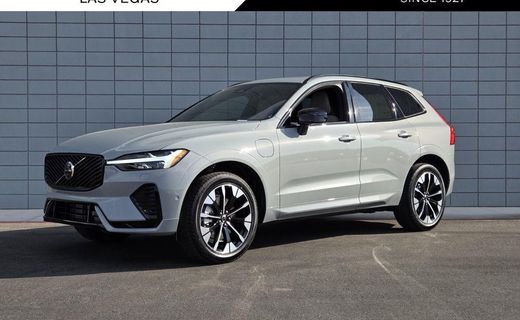 2026 Volvo XC60 Plus Dark