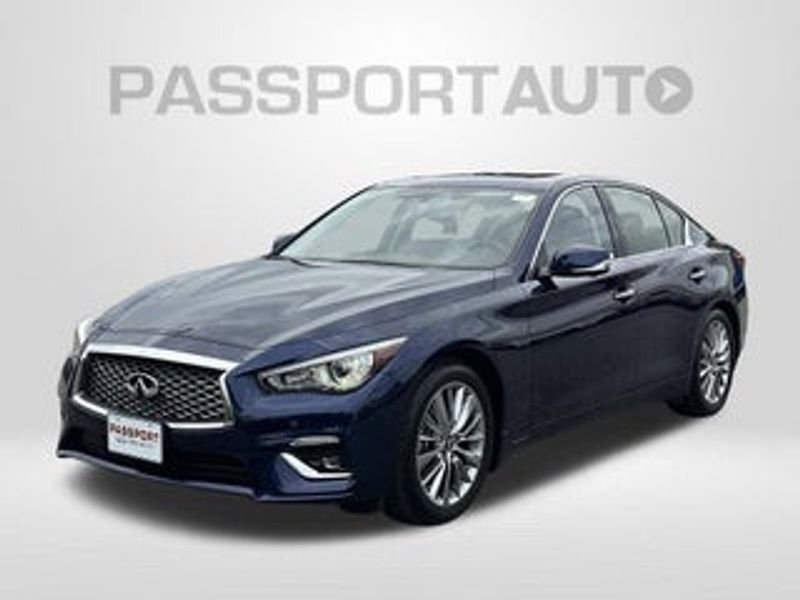 2022 Infiniti Q50 — a typically priced live listing