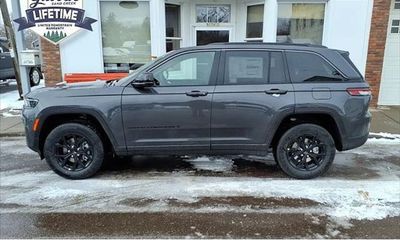 2026 Jeep Grand Cherokee Base Laredo
