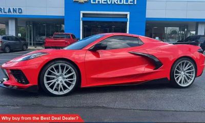 2023 Chevrolet Corvette Standard 1LT