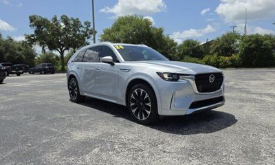 2024 Mazda CX-90 Premium Package