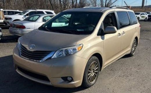 2013 Toyota Sienna XLE