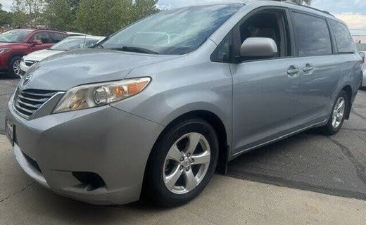 2014 Toyota Sienna LE