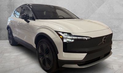 2026 Volvo EX30 CC Ultra
